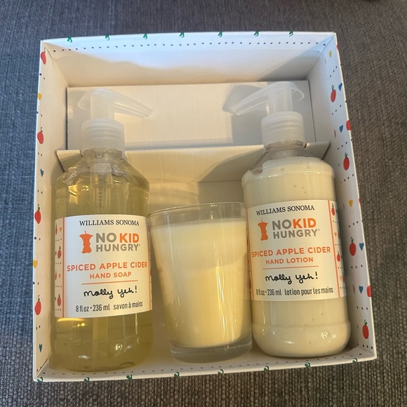 Williams Sonoma Apple Cider No Kid Hungry Soap Lotion Candle Gift Set - Picture 8 of 10